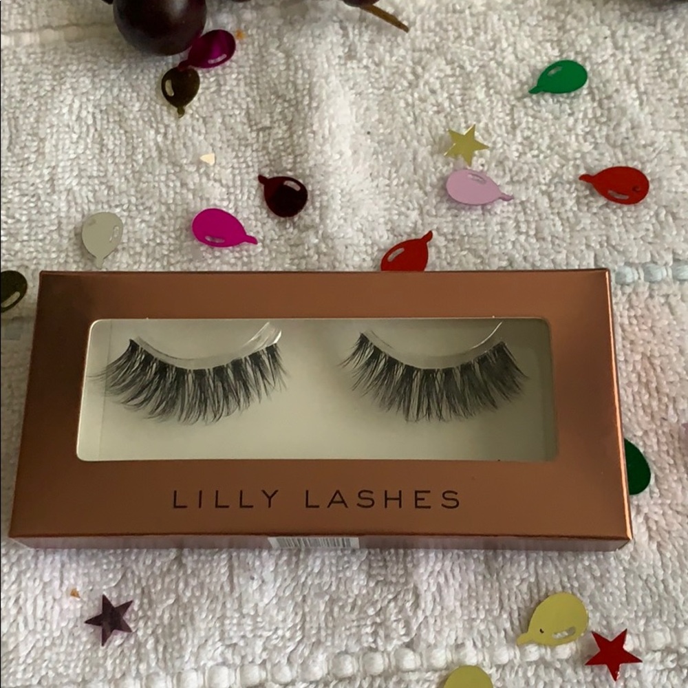 False eyelashes Lilly lashes